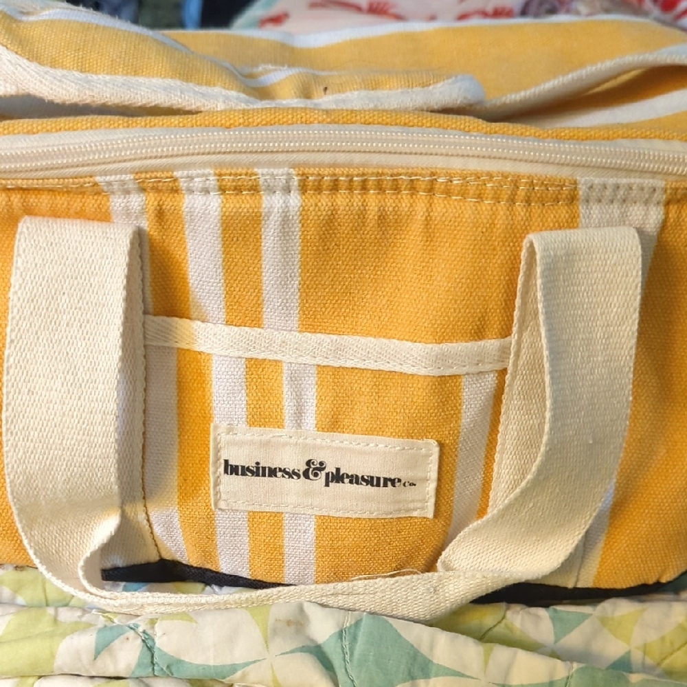 Business & Pleasure Yellow Striped Can Cooler Bag